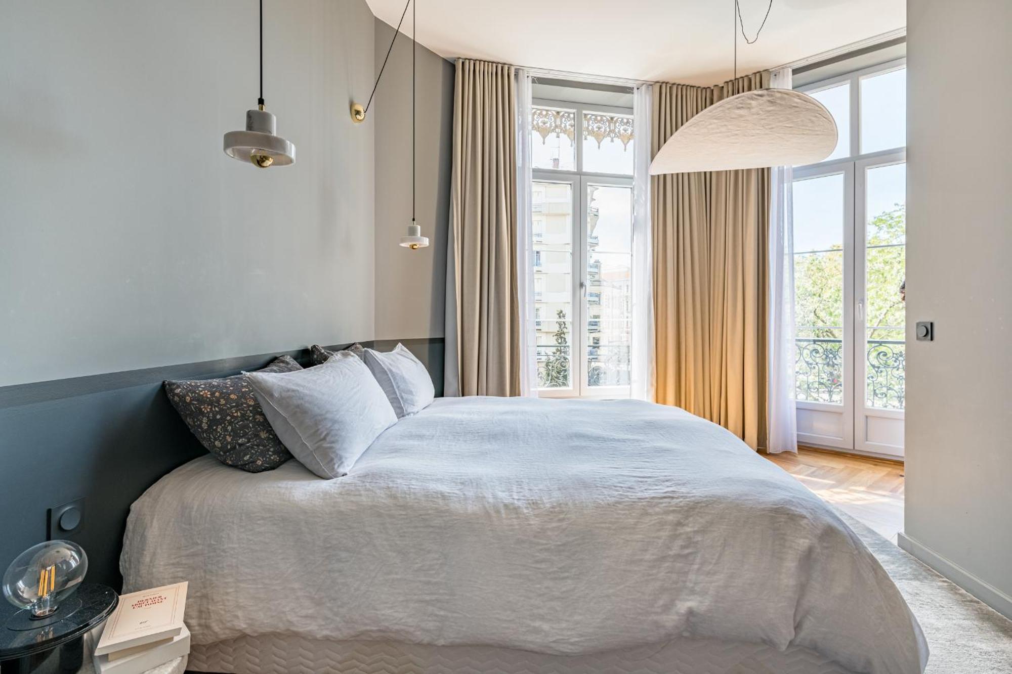 Beige Hospitalite - Apotheose Luxueux- 3 Chambres - Parking Prive แซงต์-เอเตียน ภายนอก รูปภาพ